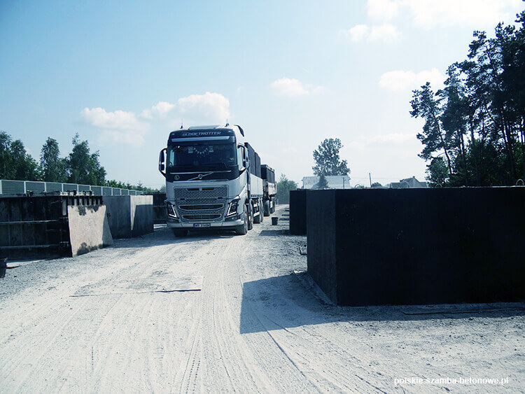 Transport szamb betonowych  w Barczewie